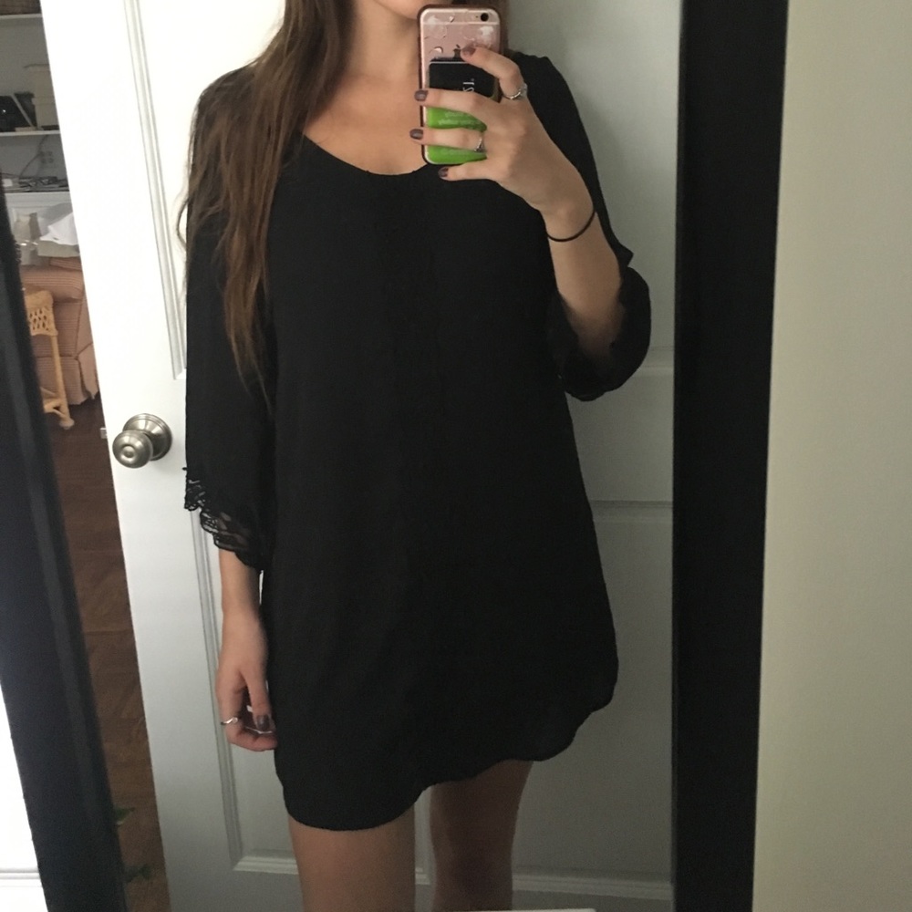 ASTR Black laced shift dress